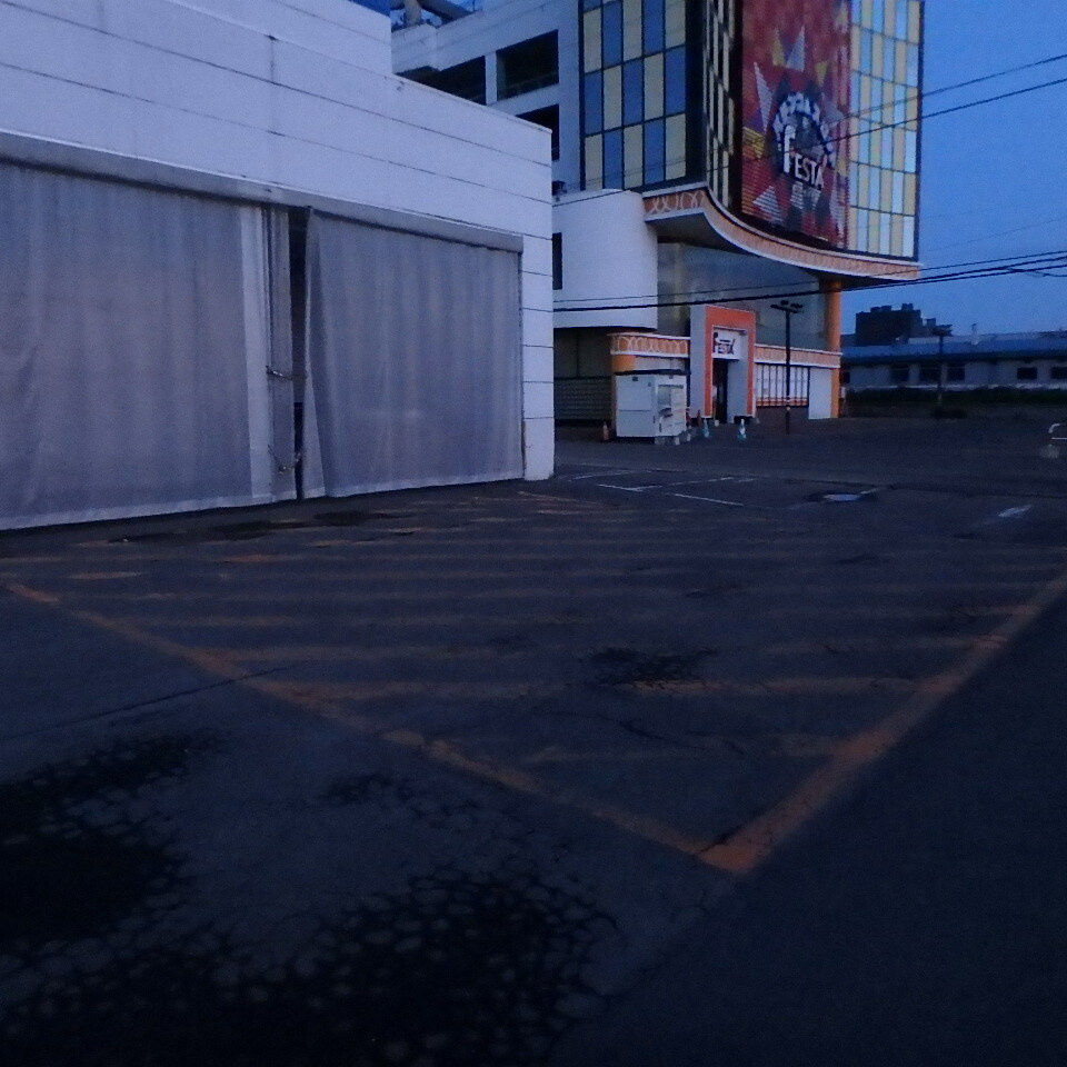 ケーズデンキ小樽店のゼブラゾーン施工前