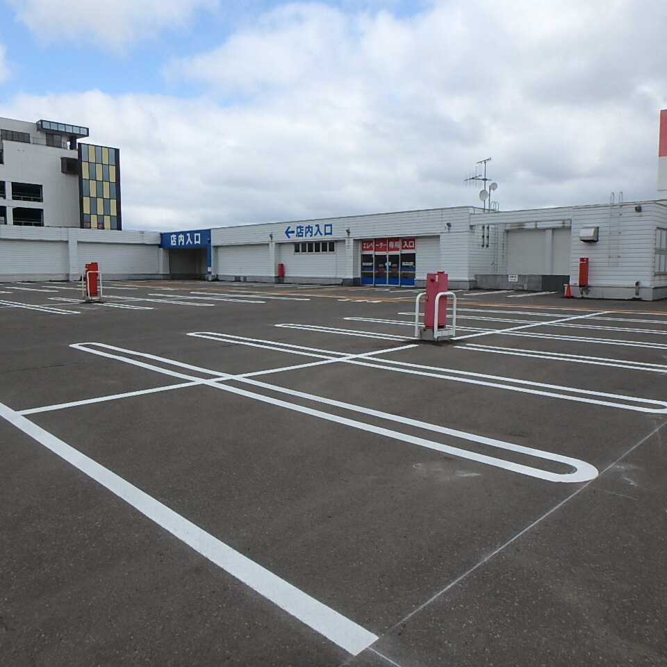 ケーズデンキ小樽店の駐車スペース施工後